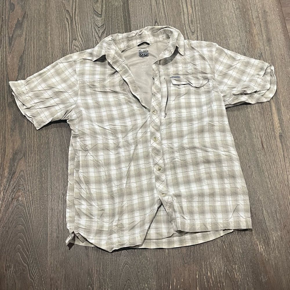 Columbia Mens Shirt Titanium Omni-Dry Short Sleeves Button Up Plaid Gray Beige M